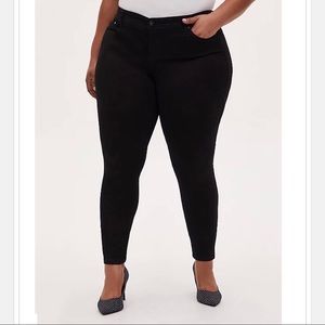 Torrid Black Skinny Jeggings